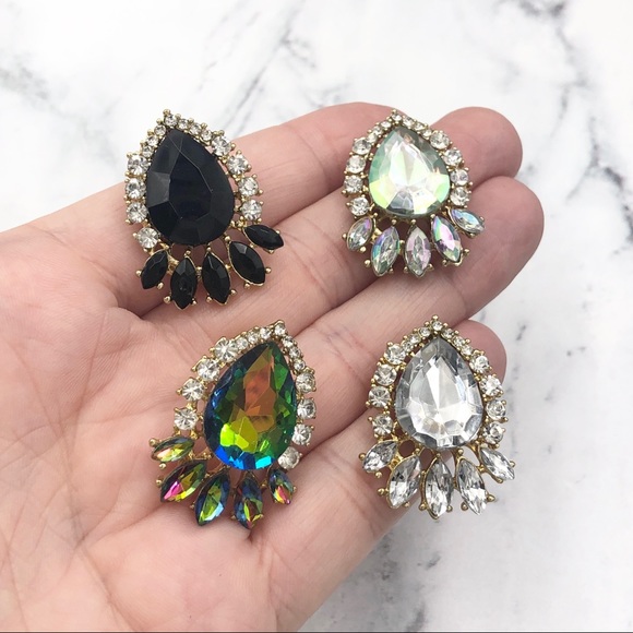 🌼 Large Teardrop Rhinestone Stud Earrings - Picture 2 of 3